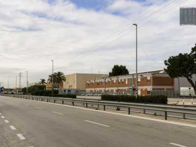 Uno squarcio di viale Francesco De Blasio, una delle strade principali dell'area (foto di Gennaro Gargiulo)